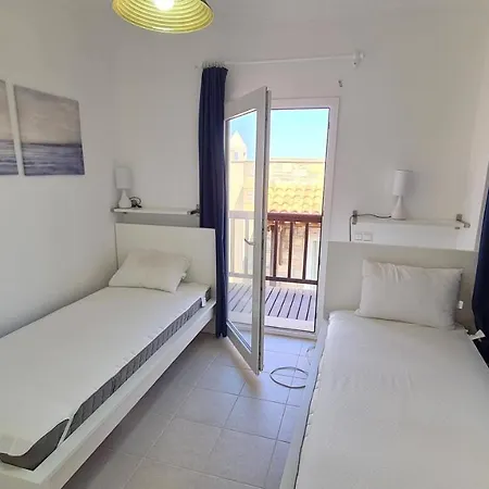 Apartman Enif 4 *